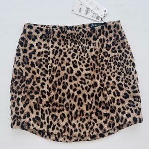 NEW With Tags Zara Mini Leopard Skirt